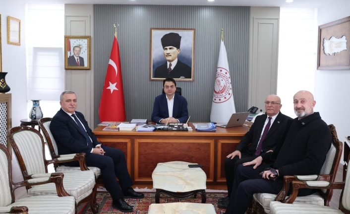 Anahtar Parti Heyetinden Tokat Valisi Abdullah Köklü’ye Nezaket Ziyareti
