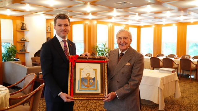 Erbaa Belediye Başkanı Ertuğrul Karagöl’den Rahmi Koç’a Anlamlı Ziyaret