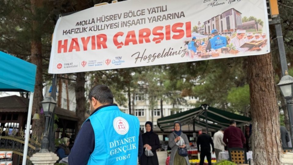 Tokat'ta Molla Hüsrev Bölge Hafızlık Külliyesi İçin Anlamlı Hayır Çarşısı
